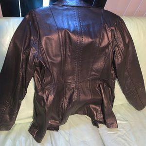 These are extra pictures from previously posted leather jacket Jones New York